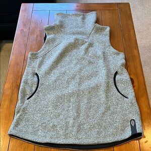 Indygena Vest Gray Tunic Funnel Neck
Pullover Polartec Fleece Size Women’s XL